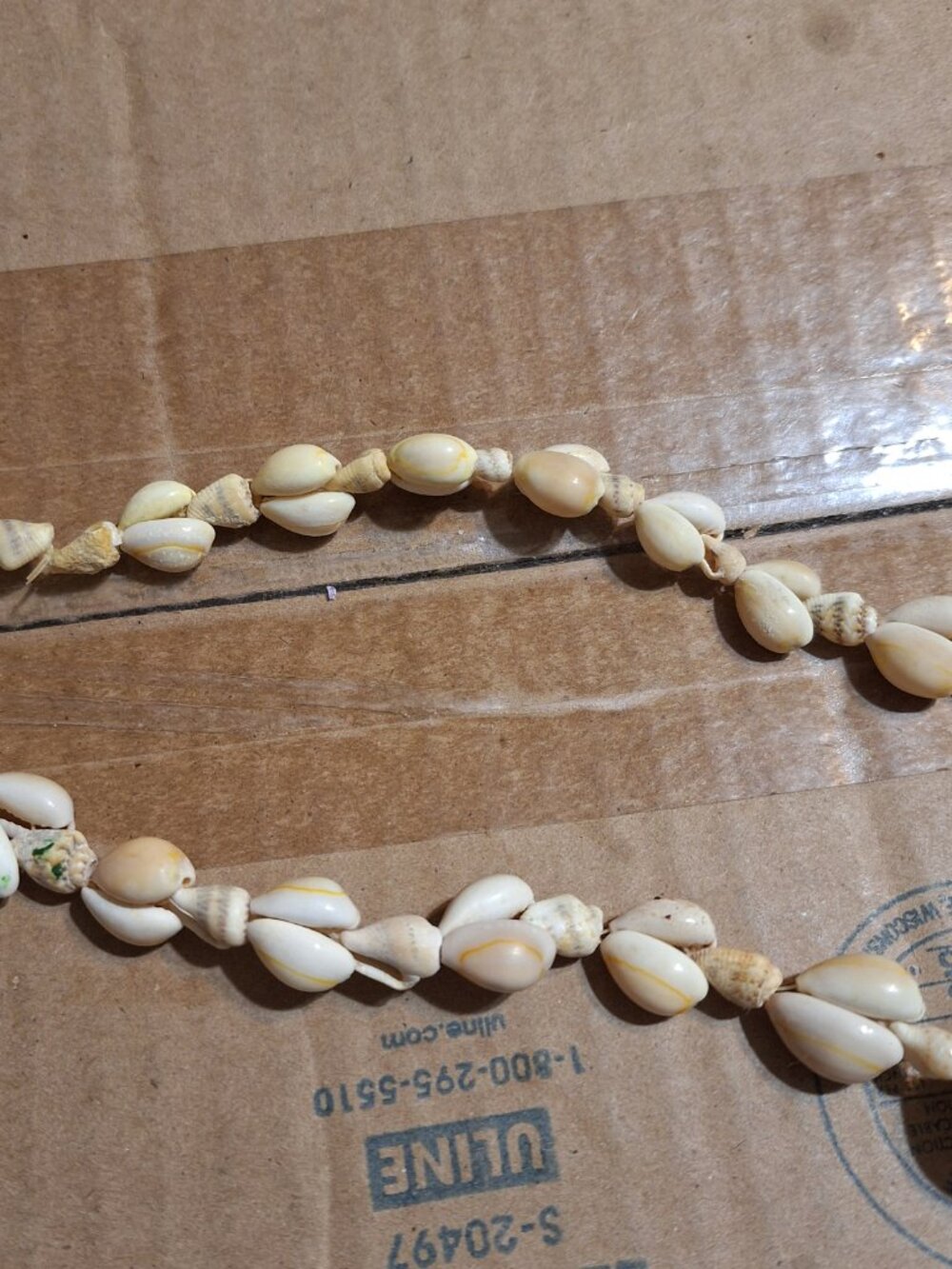 shell necklace - Picture 3 of 12